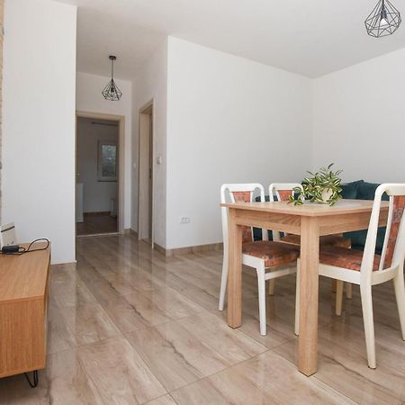 Relax 1 Apartment Pakoštane Екстериор снимка